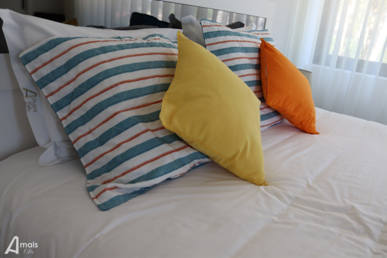 Amais Ofir Qrt 2º piso almofadas